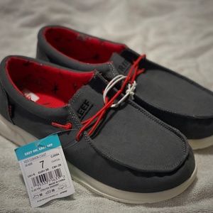 REEF Kids Cushion Coast SIZE 7 charcoal/red